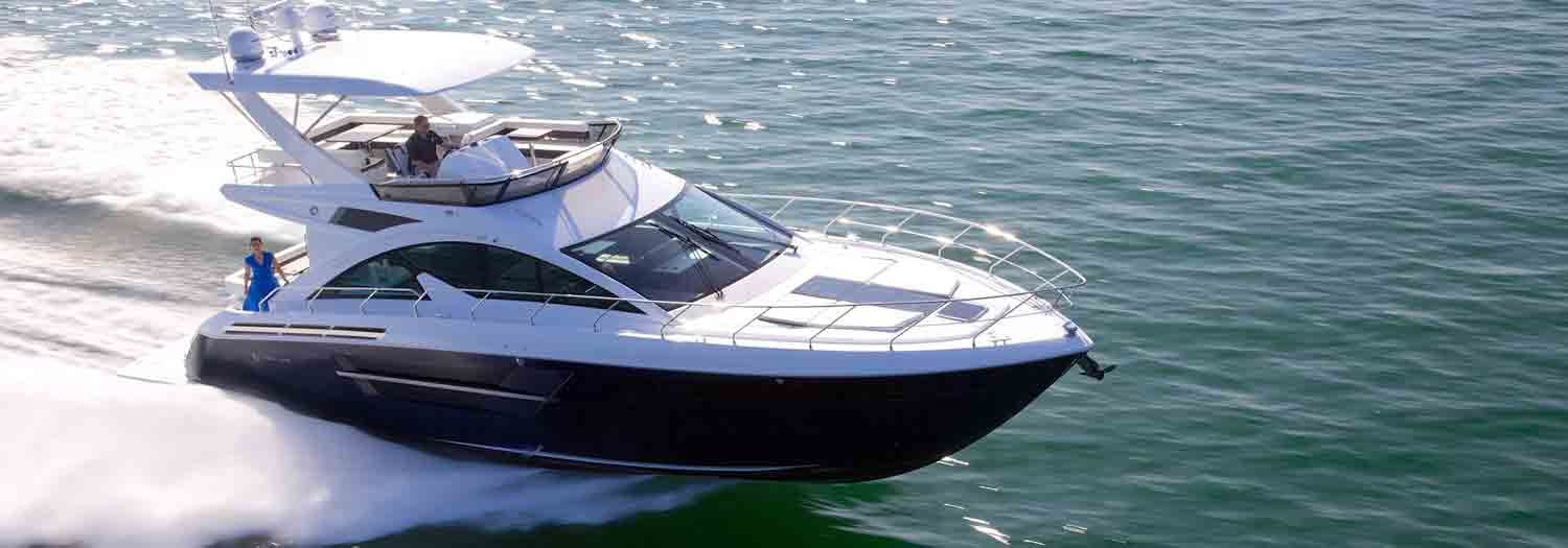 Cruisers Yachts 54 Fly